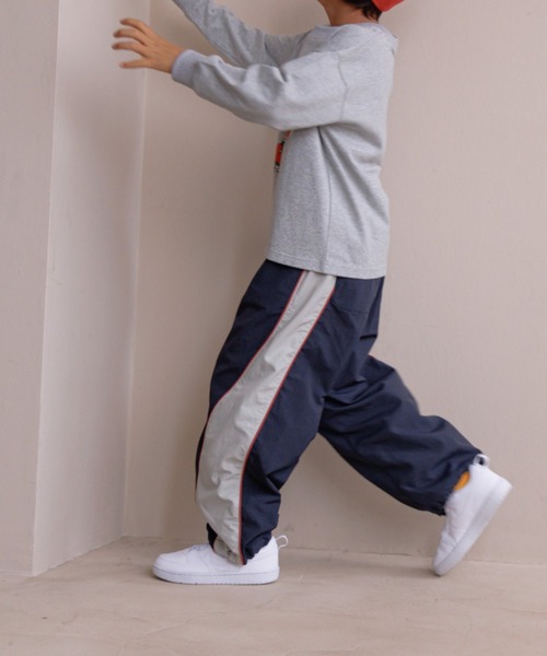 LOWRYS FARM（ローリーズファーム）の「ナイロンパイピングパンツ　 143042（その他パンツ・キッズ・ブルー/ブラウン/ブラック・150cm/140cm/130cm/120cm/110cm）」の18枚目の写真