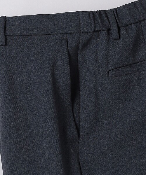 UNITED ARROWS（ユナイテッドアローズ）の「テック ツイル ノープリーツ パンツ UA COZY  -ウォッシャブル・防しわ性（着用しわ）-（スーツパンツ・メンズ・ネイビー・S/M/L/XL）」の6枚目の写真