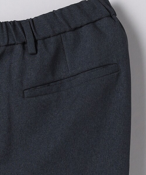 UNITED ARROWS（ユナイテッドアローズ）の「テック ツイル ノープリーツ パンツ UA COZY  -ウォッシャブル・防しわ性（着用しわ）-（スーツパンツ・メンズ・ネイビー・S/M/L/XL）」の8枚目の写真