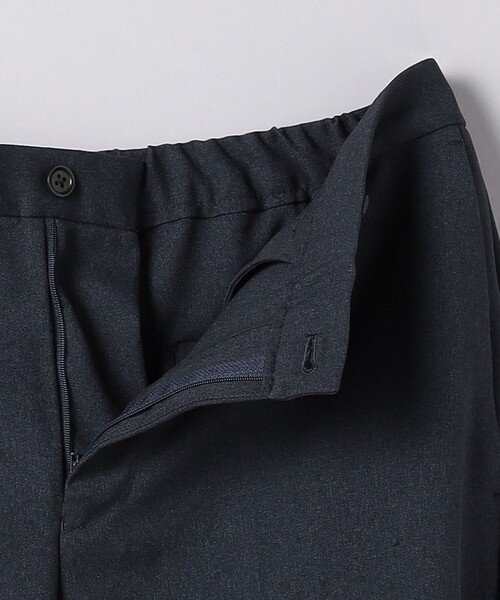UNITED ARROWS（ユナイテッドアローズ）の「テック ツイル ノープリーツ パンツ UA COZY  -ウォッシャブル・防しわ性（着用しわ）-（スーツパンツ・メンズ・ネイビー・S/M/L/XL）」の9枚目の写真