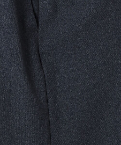 UNITED ARROWS（ユナイテッドアローズ）の「テック ツイル ノープリーツ パンツ UA COZY  -ウォッシャブル・防しわ性（着用しわ）-（スーツパンツ・メンズ・ネイビー・S/M/L/XL）」の11枚目の写真