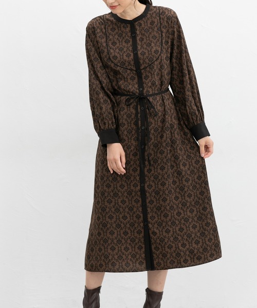 Honeys（ハニーズ）の「バンドカラーワンピース（シャツワンピース・レディース・ブラウン系/ホワイト×グレー/ボルドー・S/M/L/LL）」の2枚目の写真