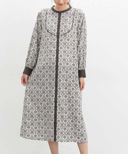 Honeys（ハニーズ）の「バンドカラーワンピース（シャツワンピース・レディース・ブラウン系/ホワイト×グレー/ボルドー・S/M/L/LL）」の4枚目の写真