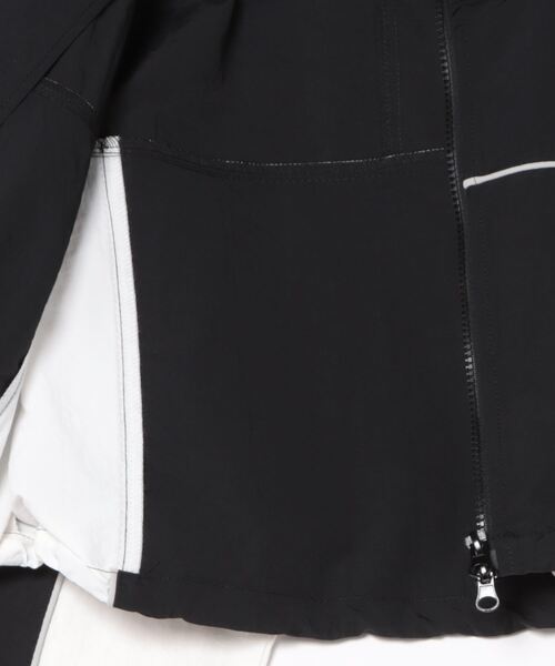 SPINNS（スピンズ）の「Wジップパイピング切替ショート丈ナイロンジャケット（ナイロンジャケット・レディース・グレー系その他/ブラック×ホワイト/ブルー系その他/ネイビー系/ブラック×ブラック・ONESIZE）」の7枚目の写真
