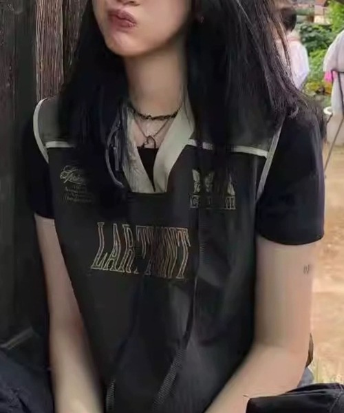 LYEON(リヨン)の「ノースリーブショートプルオーバー/裾ドロストVネックトップス(Tシャツ/カットソー・レディース・ホワイト/ブラウン・FREE)」の2枚目の写真