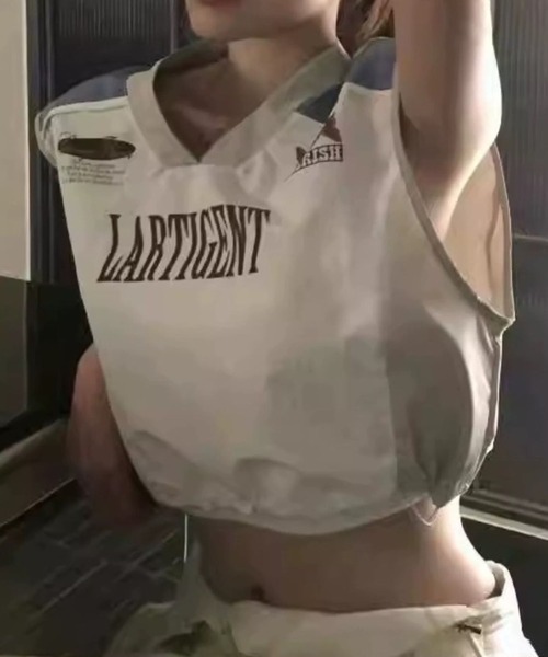LYEON(リヨン)の「ノースリーブショートプルオーバー/裾ドロストVネックトップス(Tシャツ/カットソー・レディース・ホワイト/ブラウン・FREE)」の6枚目の写真