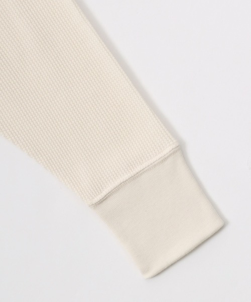 HANES(ヘインズ)の「Hanes(ヘインズ)ワッフルヘンリーネックロングスリーブTシャツ レディース/長袖ロンT/パックT(Tシャツ/カットソー・レディース・オフホワイト/ブラック/ネイビー/グレー・FREE)」の18枚目の写真