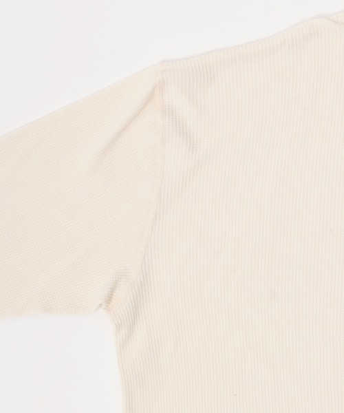 HANES(ヘインズ)の「Hanes(ヘインズ)ワッフルヘンリーネックロングスリーブTシャツ レディース/長袖ロンT/パックT(Tシャツ/カットソー・レディース・オフホワイト/ブラック/ネイビー/グレー・FREE)」の16枚目の写真