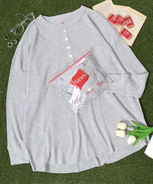 HANES(ヘインズ)の「Hanes(ヘインズ)ワッフルヘンリーネックロングスリーブTシャツ レディース/長袖ロンT/パックT(Tシャツ/カットソー・レディース・オフホワイト/ブラック/ネイビー/グレー・FREE)」の7枚目の写真