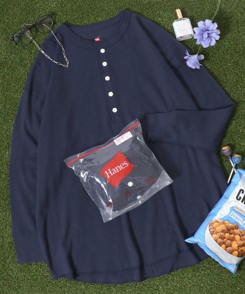 HANES(ヘインズ)の「Hanes(ヘインズ)ワッフルヘンリーネックロングスリーブTシャツ レディース/長袖ロンT/パックT(Tシャツ/カットソー・レディース・オフホワイト/ブラック/ネイビー/グレー・FREE)」の8枚目の写真