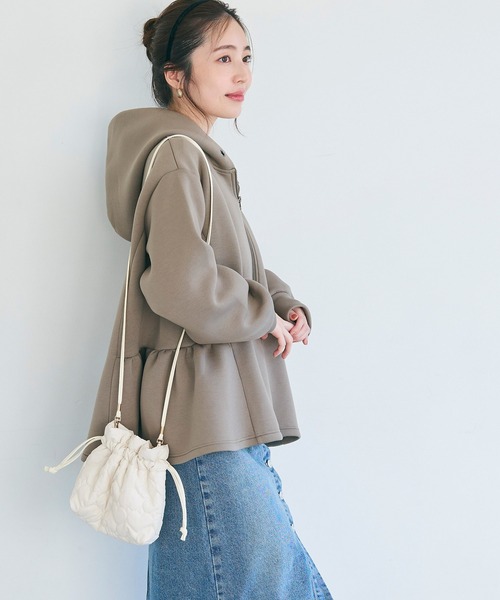 coca（coca）（コカ）の「ハートキルティング 巾着ショルダーバッグ（ショルダーバッグ・レディース・アイボリー/ブラック・ONE SIZE）」の6枚目の写真