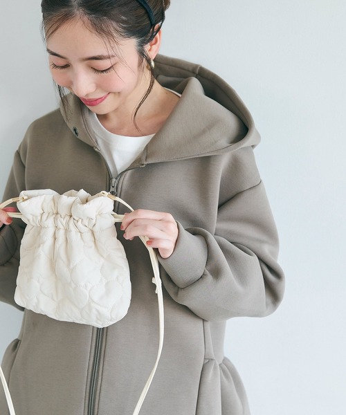 coca（coca）（コカ）の「ハートキルティング 巾着ショルダーバッグ（ショルダーバッグ・レディース・アイボリー/ブラック・ONE SIZE）」の7枚目の写真