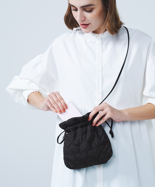 coca（coca）（コカ）の「ハートキルティング 巾着ショルダーバッグ（ショルダーバッグ・レディース・アイボリー/ブラック・ONE SIZE）」の14枚目の写真