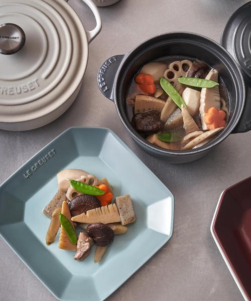 Le Creuset（ルクルーゼ）の「オクタゴン・スクエア・プレート 22cm