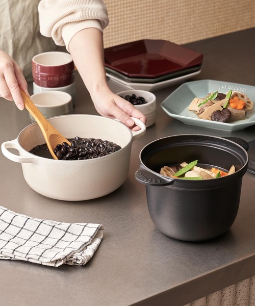 Le Creuset（ルクルーゼ）の「オクタゴン・スクエア・プレート 22cm