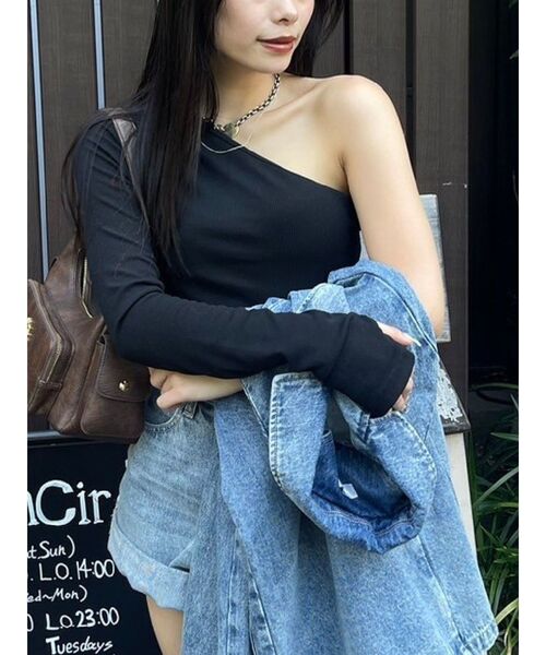 EVRIS(エヴリス)の「2WAYリブトップス(Tシャツ/カットソー・レディース・ブラック/ホワイト/ブルー・FREE)」の3枚目の写真