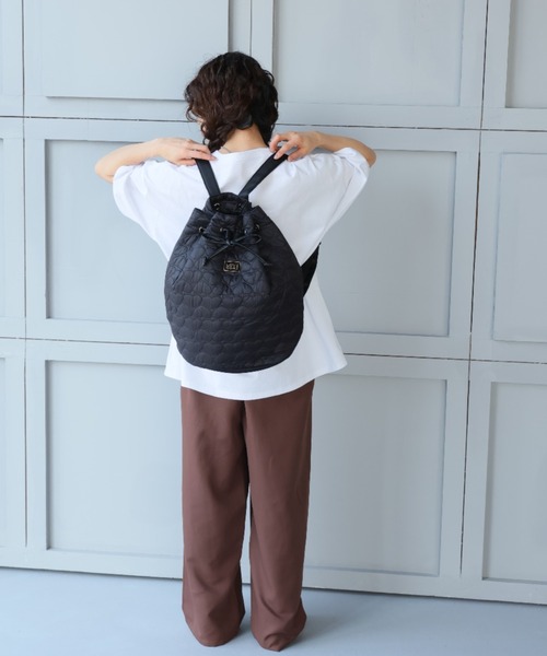 美品　ヴァレンティノ ハート　キルティング　リュック a523 美品 ヴァレンティノ ハート キルティング リュック a523 - メルカリ