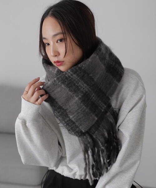 FREE'S MART(フリーズマート)の「◆チェックストール(ストール/ショール・レディース・ベージュ/グレー・フリ-)」の4枚目の写真