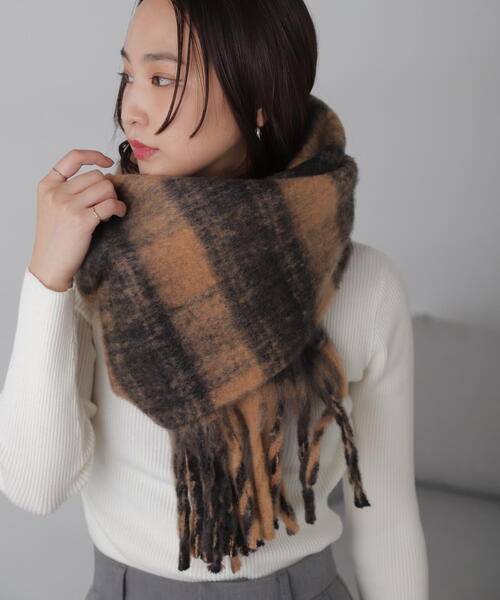 FREE'S MART(フリーズマート)の「◆チェックストール(ストール/ショール・レディース・ベージュ/グレー・フリ-)」の8枚目の写真
