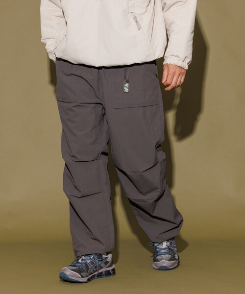 ブリーフィング ウィルラウンジ ダークグレー スリムフィットパンツ ベルト ブリーフィング ウィルラウンジ ダークグレー スリムフィット