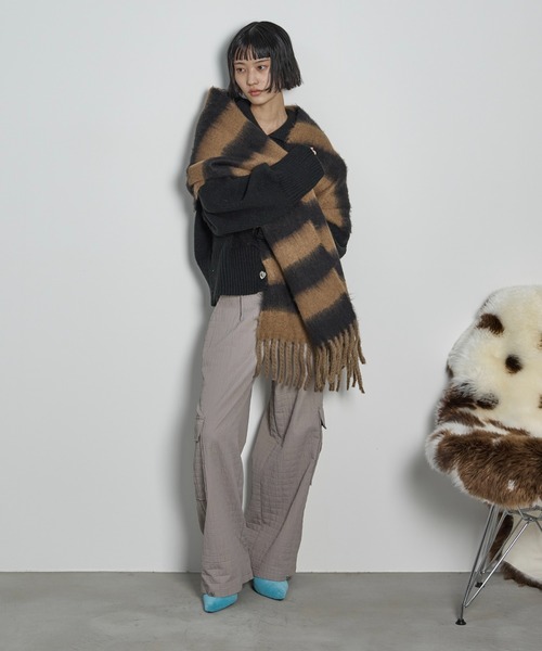 THE YOn(ザヨン)の「ボーダービッグマフラー(マフラー・レディース・グリーン/ピンク/ブラウン・FREE)」の8枚目の写真