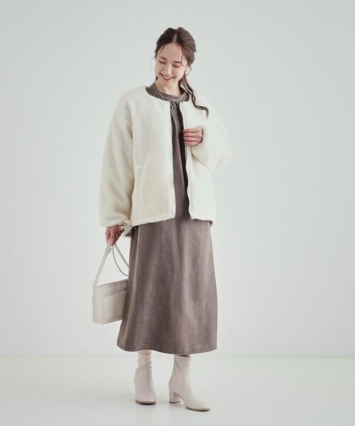 SHOO・LA・RUE(シューラルー)の「◆【S-LL/リバーシブル】首まわりすっきり ボア×キルト ノーカラーブルゾン(ブルゾン・レディース・オフホワイト/ブラック/グリーン系・04/03/02/01)」の8枚目の写真