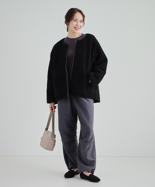 SHOO・LA・RUE(シューラルー)の「◆【S-LL/リバーシブル】首まわりすっきり ボア×キルト ノーカラーブルゾン(ブルゾン・レディース・オフホワイト/ブラック/グリーン系・04/03/02/01)」の15枚目の写真