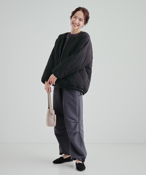 SHOO・LA・RUE(シューラルー)の「◆【S-LL/リバーシブル】首まわりすっきり ボア×キルト ノーカラーブルゾン(ブルゾン・レディース・オフホワイト/ブラック/グリーン系・04/03/02/01)」の16枚目の写真