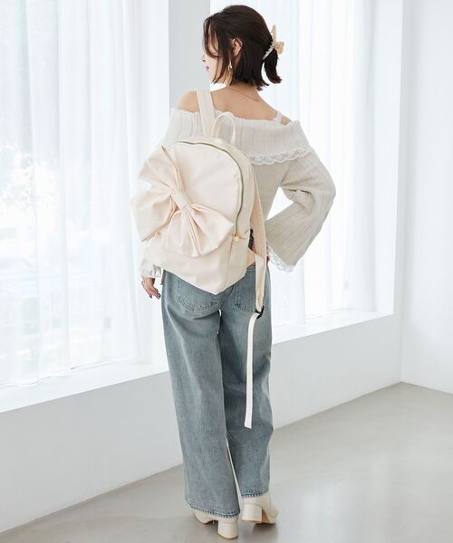 MAJESTIC LEGON(マジェスティックレゴン)の「【大容量なのに映える★】ビッグリボンリュック(バックパック/リュック・レディース・アイボリー/ブラック・FREE)」の3枚目の写真