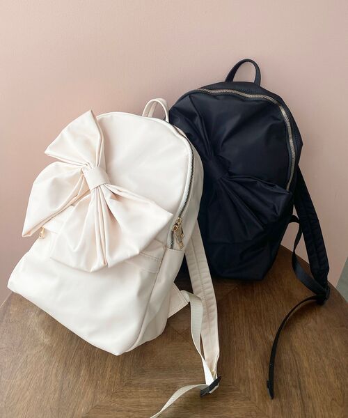 MAJESTIC LEGON(マジェスティックレゴン)の「【大容量なのに映える★】ビッグリボンリュック(バックパック/リュック・レディース・アイボリー/ブラック・FREE)」の11枚目の写真