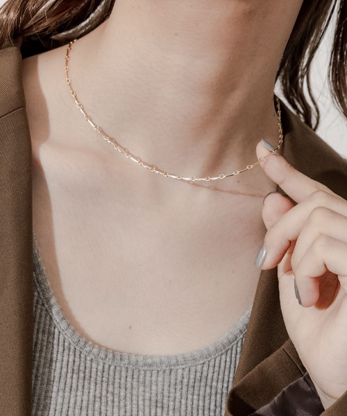 SMELLY（スメリー）の「ニュアンスオーバルチェーンネックレス（ネックレス・レディース・ゴールド・-）」の4枚目の写真