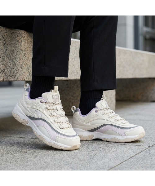 FILA(フィラ)の「FILA PROMENADE PINK BLOSSOM(スニーカー・レディース・オフホワイト・24.0cm/22.0cm/22.5cm/23.0cm/23.5cm/24.5cm/25.0cm/28.0cm/27.0cm/25.5cm)」の1枚目の写真