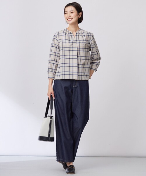 J.PRESS Ladies（J.プレス レディス）の「【洗える】コンパクトチェック スタンドカラー ブラウス（シャツ/ブラウス・レディース・ベージュ系3/ネイビー系3・XS）」の5枚目の写真