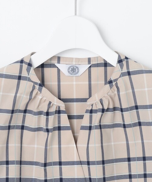 J.PRESS Ladies（J.プレス レディス）の「【洗える】コンパクトチェック スタンドカラー ブラウス（シャツ/ブラウス・レディース・ベージュ系3/ネイビー系3・XS）」の11枚目の写真
