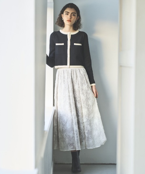 AND COUTURE（アンドクチュール）の「ウエストリブスパンコール刺しゅうレースロングスカート（スカート・レディース・ベージュ/ブラック・FREE）」の2枚目の写真