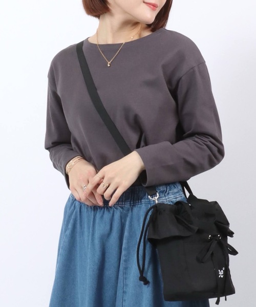 Salong hameu(サロン ハミュー)の「コットン100% 長袖ロンT 無地・ボーダー クルーネック カットソー レギュラーシルエット ベーシック ノームコア レディース(Tシャツ/カットソー・レディース・イエロー/ブルーグリーン/ライトピンク/ホワイト×ピンク/杢グレー/オフホワイト/ライラック系1/ホワイト×グリーン/ネイビー系1/ホワイト×イエロー/アクア/ブルー系その他/ブラック×グレー/ホワイト×ネイビー/ネイビー/スミクロ/ホワイト×ブルー/クリーム/ホワイト系その他2/ホワイト系その他・L/M)」の11枚目の写真