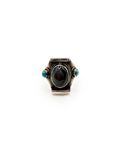 Indian Jewelry（インディアンジュエリー）の「THEATER シアター ネイティブデザインオーバルストーンコンビシルバーリング  Made in USA（リング・レディース・シルバー・#15/#12/#13/#16/#19）」の2枚目の写真