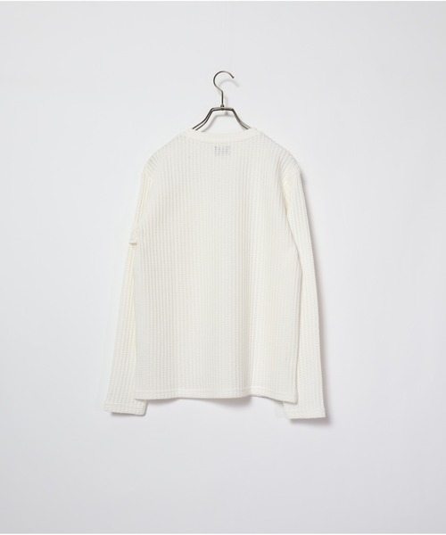 MMMM(エムエムエムエム)の「MMMM/イレギュラーワッフル ロングスリーブクルー(Tシャツ/カットソー・メンズ・ブラック×グレー/ブラック/ホワイト×ブラック/ホワイト・LARGE/X-LARGE/MEDIUM)」の5枚目の写真