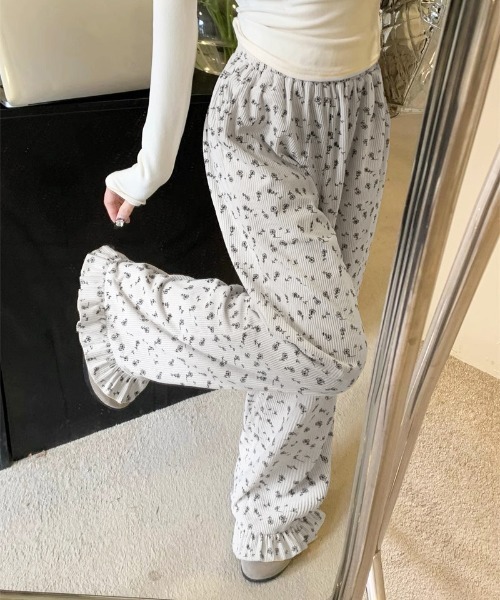 WEGO(ウィゴー)の「WEGO/小花柄ストレートイージーパンツ(その他パンツ・レディース・ホワイト・MEDIUM/LARGE)」の12枚目の写真