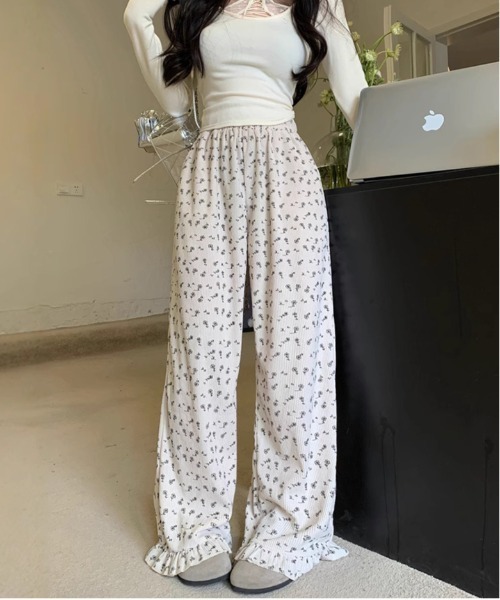 WEGO(ウィゴー)の「WEGO/小花柄ストレートイージーパンツ(その他パンツ・レディース・ホワイト・MEDIUM/LARGE)」の20枚目の写真