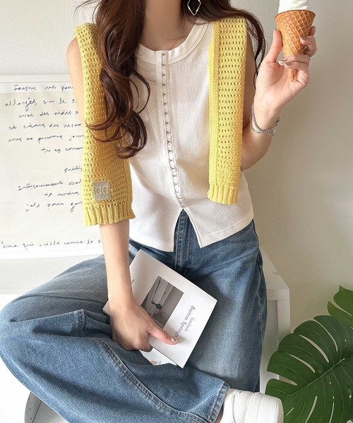 classicalelf(クラシカルエルフ)の「軽やかに魅せる、今どきカジュアルの主役。フロントホックワッフルノースリーブトップス(Tシャツ/カットソー・レディース・オフホワイト/ブラック/アイボリー/チャコール/ベージュ/ブルー・LARGE/X-LARGE/SMALL/MEDIUM)」の22枚目の写真