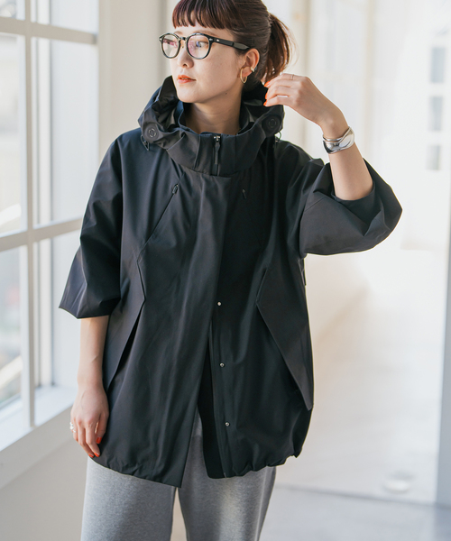 Spick & Span(スピックアンドスパン)の「DESCENTE ALLTERRAIN/デサント オルテライン WATERPROOF JACKET(マウンテンパーカー・レディース・ブラック/アイボリー・MEDIUM/LARGE)」の5枚目の写真