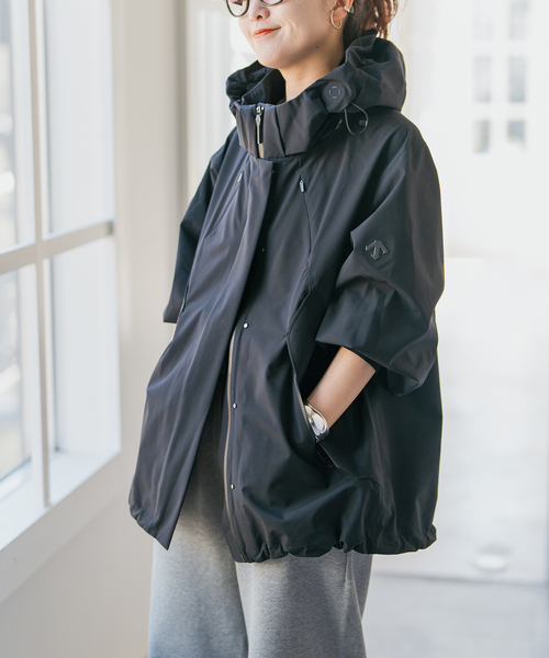 Spick & Span(スピックアンドスパン)の「DESCENTE ALLTERRAIN/デサント オルテライン WATERPROOF JACKET(マウンテンパーカー・レディース・ブラック/アイボリー・MEDIUM/LARGE)」の6枚目の写真