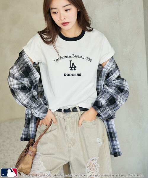 PUBLUX(パブリュクス)の「PUBLUX/パブリュクス MLB ロゴ リンガーTシャツ 限定展開(Tシャツ/カットソー・レディース・オフホワイト/ナチュラル/ネイビー・フリ-)」の7枚目の写真