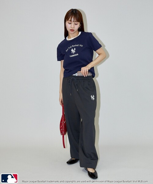 PUBLUX(パブリュクス)の「PUBLUX/パブリュクス MLB ロゴ リンガーTシャツ 限定展開(Tシャツ/カットソー・レディース・オフホワイト/ナチュラル/ネイビー・フリ-)」の18枚目の写真