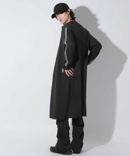 Anui（アニュイ）の「【UNISEX】マキシトラックジャケット（ブルゾン・レディース・グレー/ブラック・MEDIUM）」の8枚目の写真