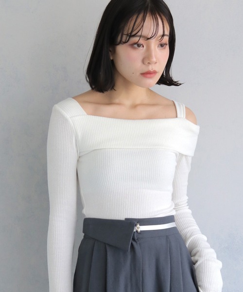 cheriella(シェリエラ)の「【cheriella】ワンショルリブTOPS ONE-SHOULDER RIB TOPS(Tシャツ/カットソー・レディース・アイボリー/ブラック・M)」の9枚目の写真
