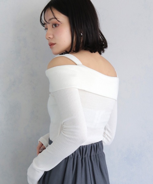 cheriella(シェリエラ)の「【cheriella】ワンショルリブTOPS ONE-SHOULDER RIB TOPS(Tシャツ/カットソー・レディース・アイボリー/ブラック・M)」の5枚目の写真
