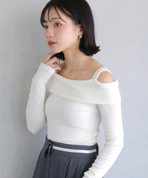 cheriella(シェリエラ)の「【cheriella】ワンショルリブTOPS ONE-SHOULDER RIB TOPS(Tシャツ/カットソー・レディース・アイボリー/ブラック・M)」の7枚目の写真