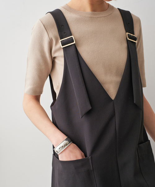 Spick & Span（スピックアンドスパン）の「バックル付きダブルクロスジャンスカ（ジャンパースカート・レディース・ブラック/ベージュ・36/38）」の8枚目の写真